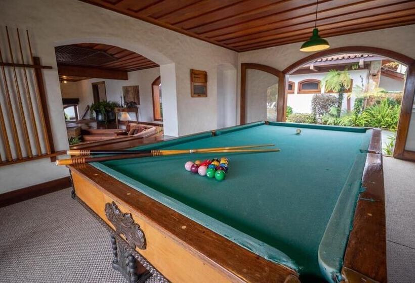 پانسیون Mansão Nacional Inn