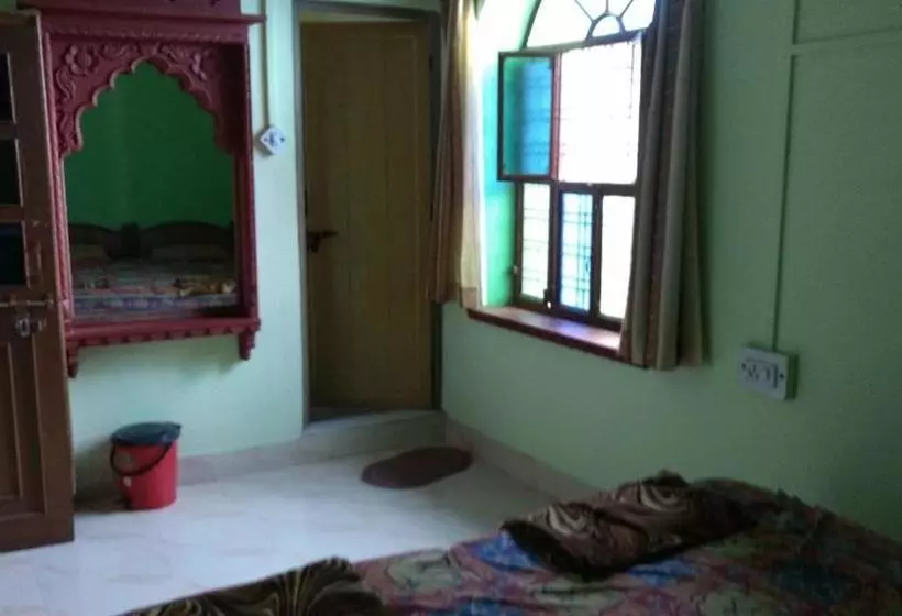 ペンション Shivam Tourist Guest House