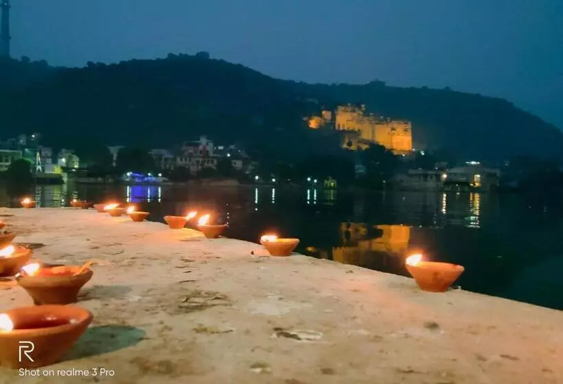 ペンション Shivam Tourist Guest House