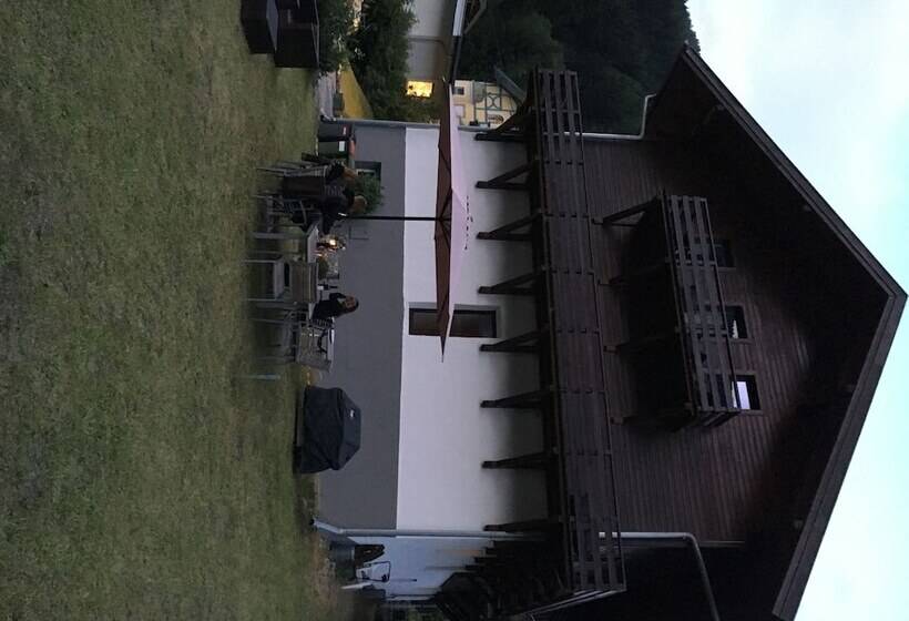 پانسیون Ski Lodge Jaktman