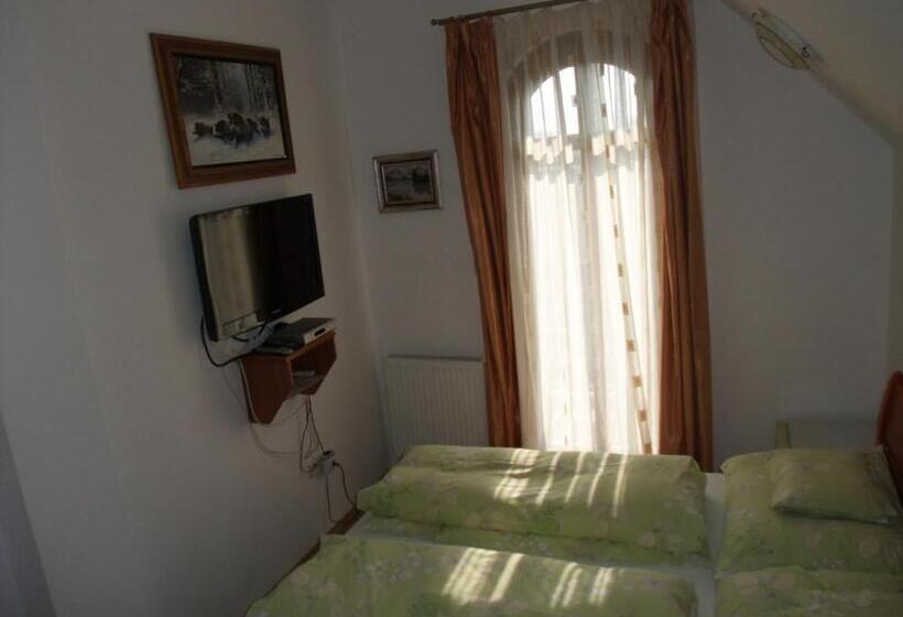 پانسیون Sóvirág Vendégház