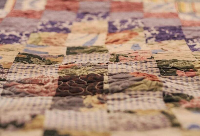 פנסיון The Ghetto