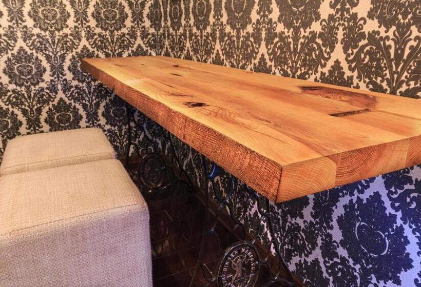 פנסיון The Ghetto