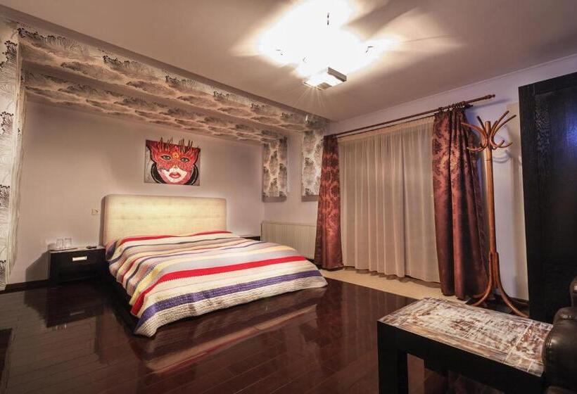 פנסיון The Ghetto