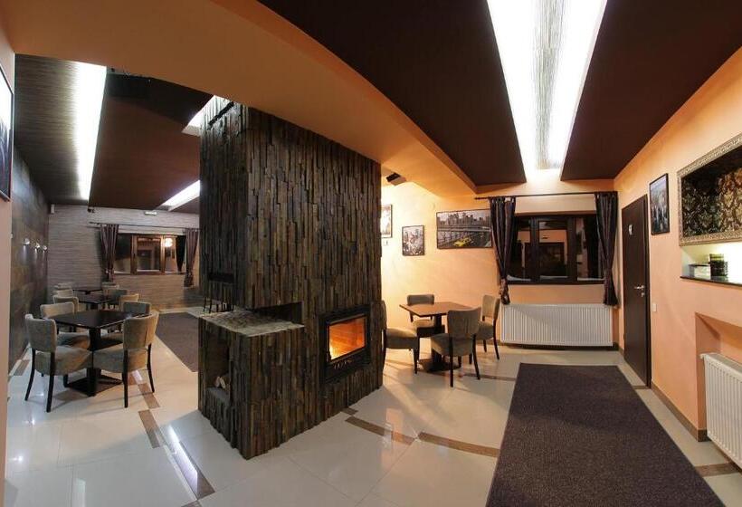 פנסיון The Ghetto