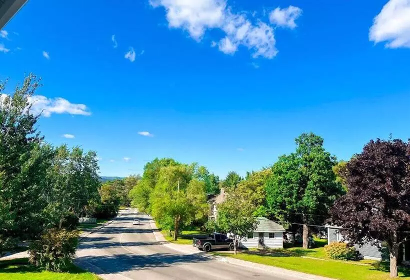 Retkeilymaja Driftwood Inn