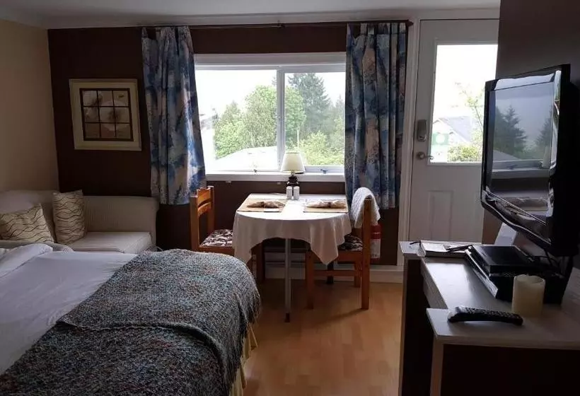 Majatalo Above The Inlet