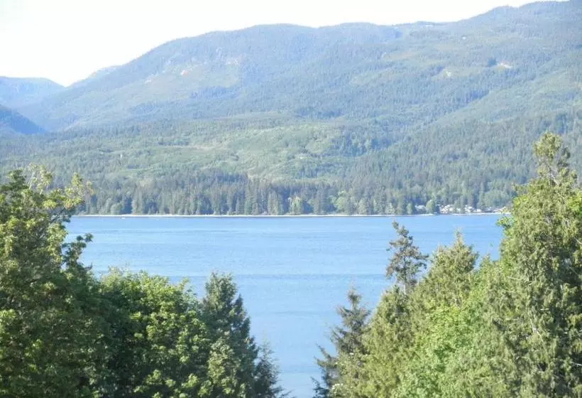 Majatalo Above The Inlet