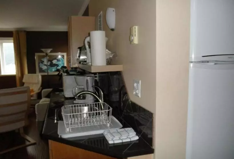 Majatalo Above The Inlet