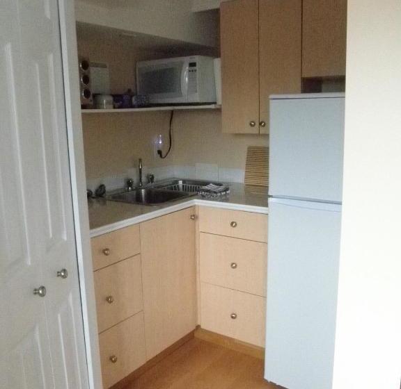 膳宿费 Above The Inlet