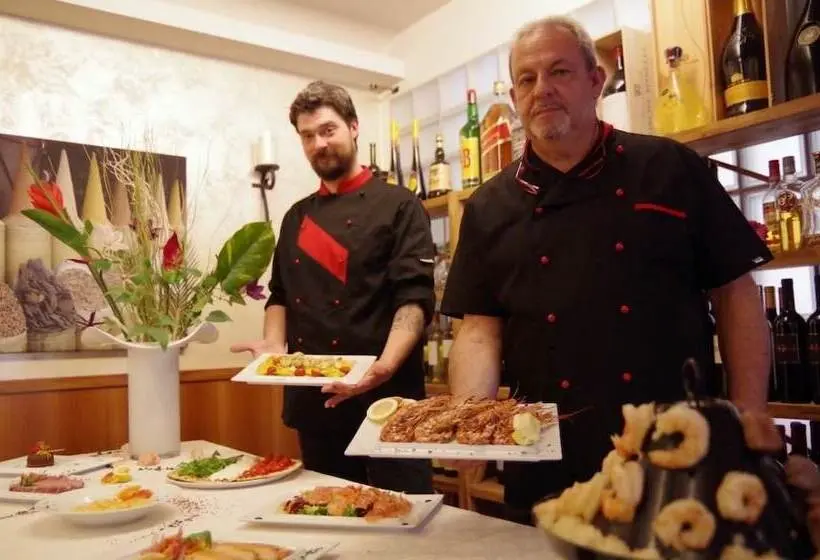 ペンション Bahnhof Haus