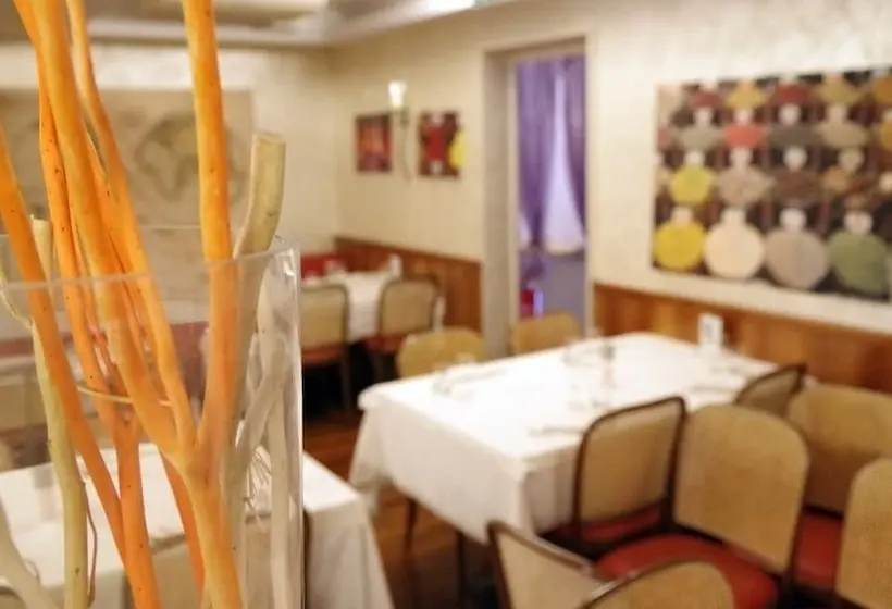 ペンション Bahnhof Haus