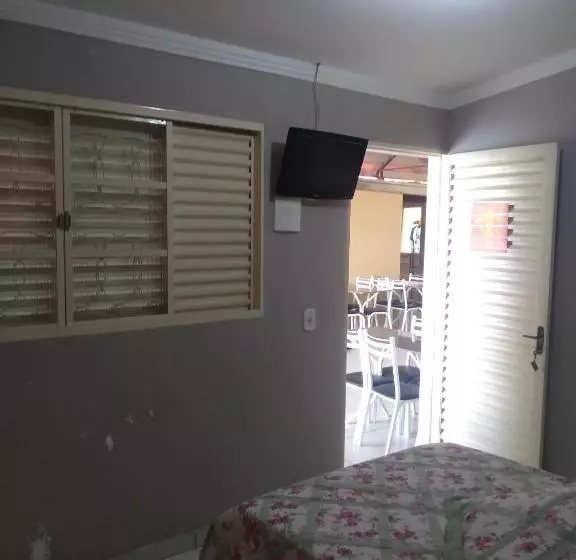 Majatalo Camping Clube E Pousada Novilha De Ouro
