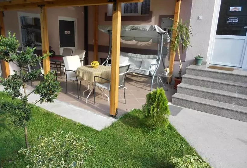 پانسیون Guest House Via