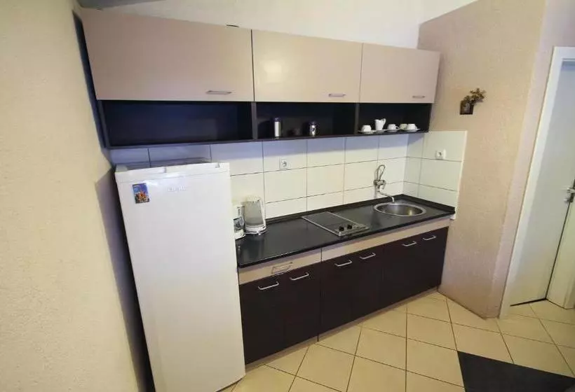 پانسیون Guest House Via