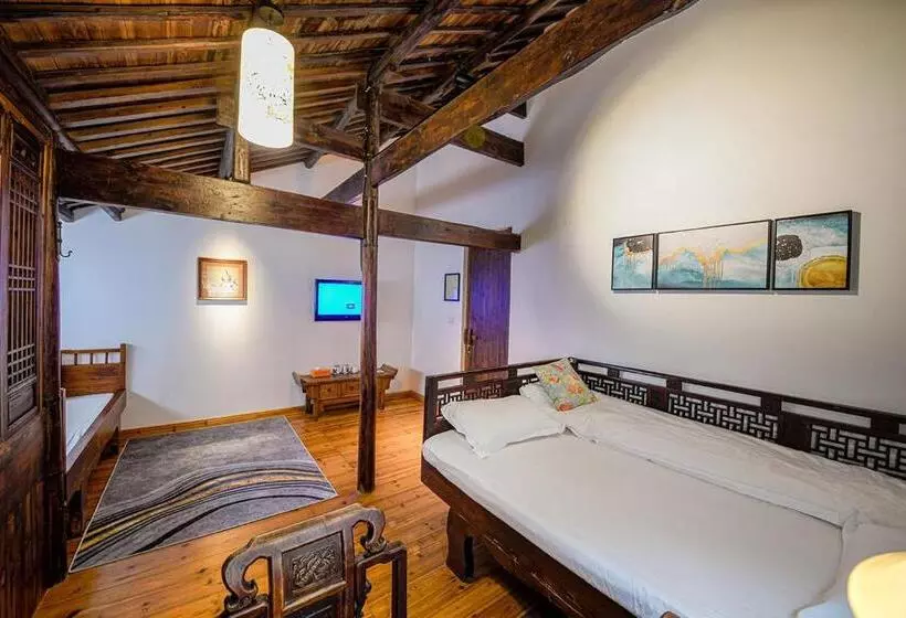 Majatalo Hui Boutique