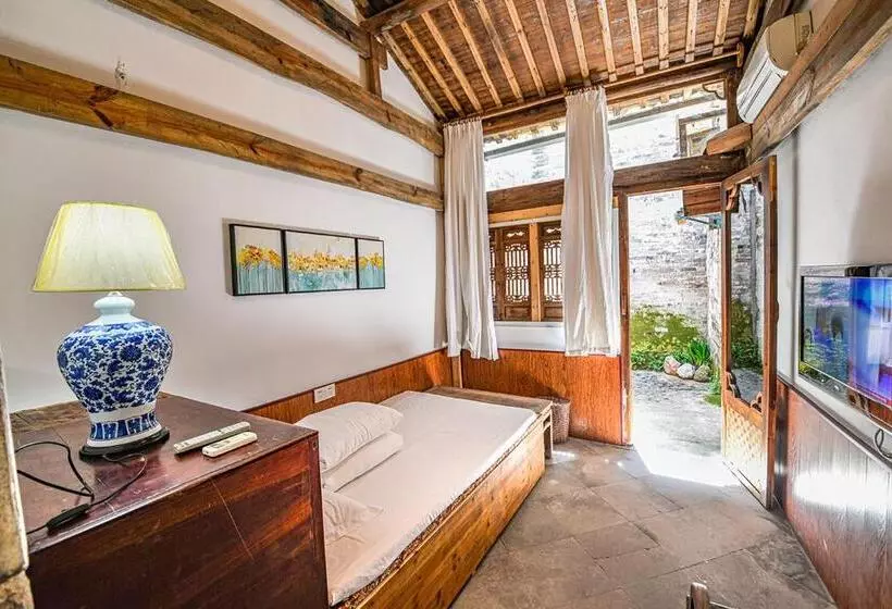 Majatalo Hui Boutique