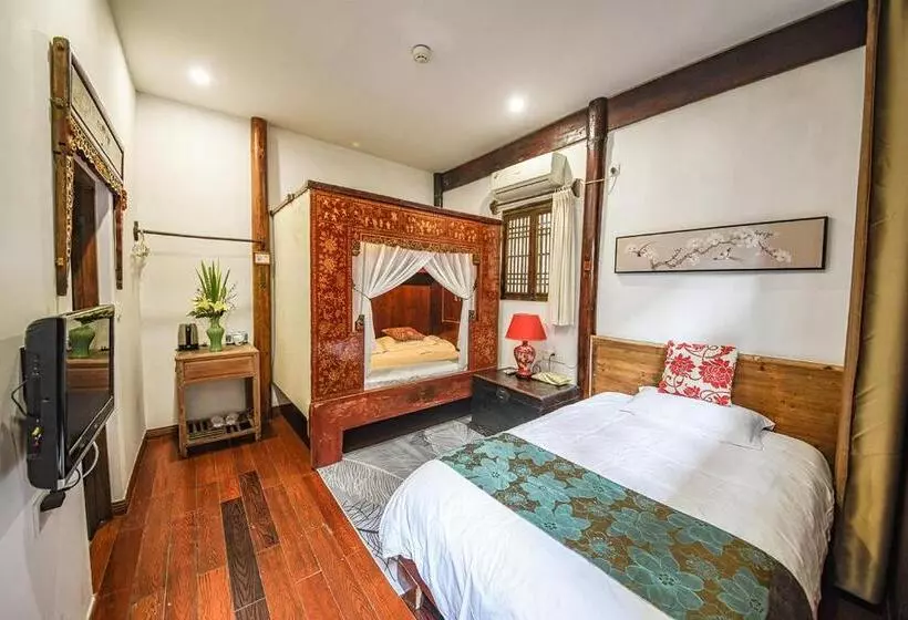 Majatalo Hui Boutique