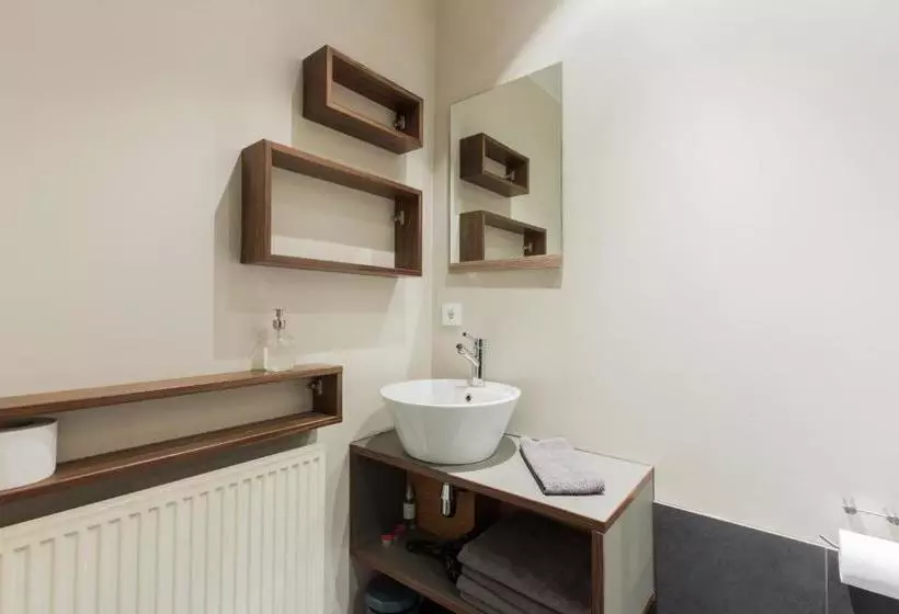 Majatalo Smaragata Rooms