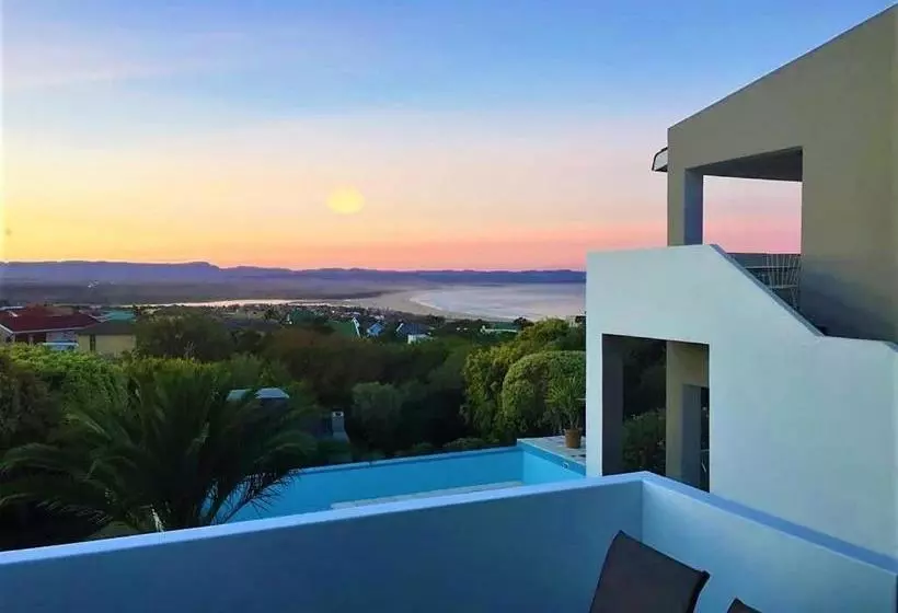 Majatalo The Ocean Bay Luxury Guesthouse