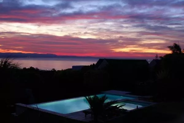 Majatalo The Ocean Bay Luxury Guesthouse