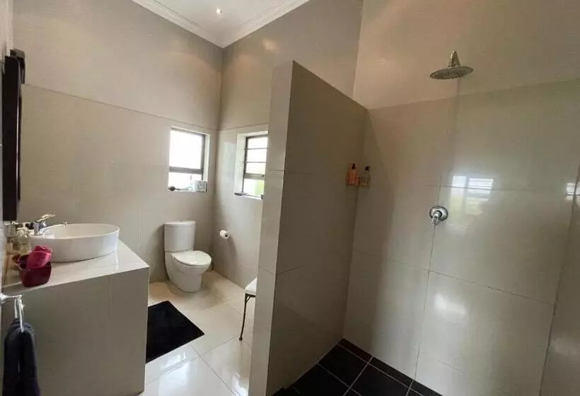 Majatalo The Ocean Bay Luxury Guesthouse