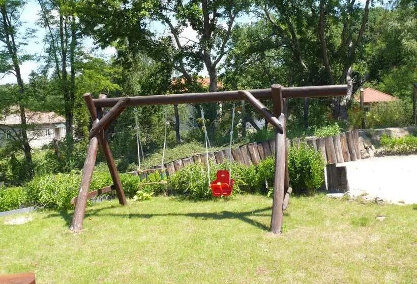 ペンション Tip Top Lak Vendégház