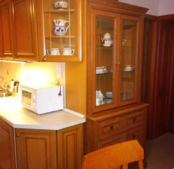 ペンション Tip Top Lak Vendégház