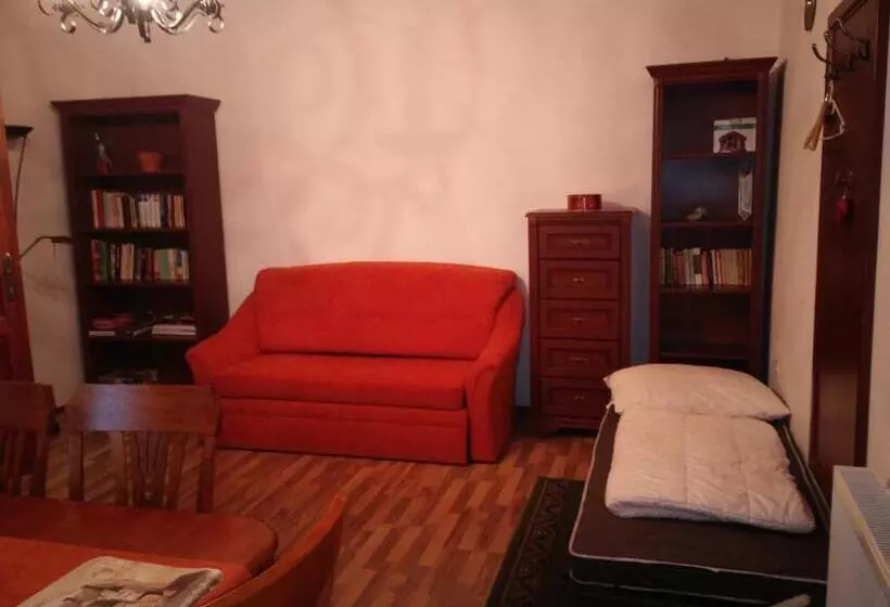 ペンション Tip Top Lak Vendégház