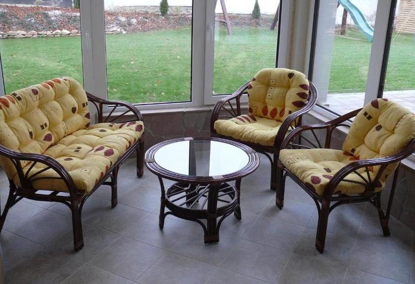 بنسيون Tip Top Lak Vendégház