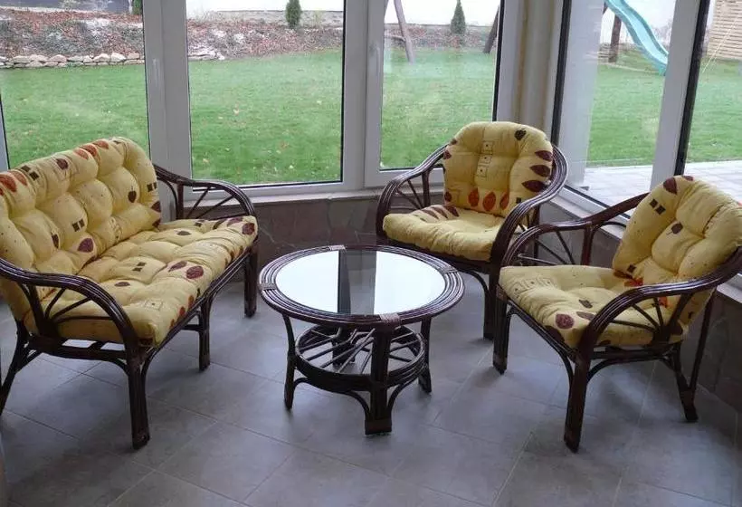 ペンション Tip Top Lak Vendégház