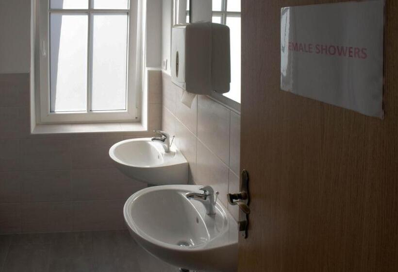 هاستل Travellers' Haven