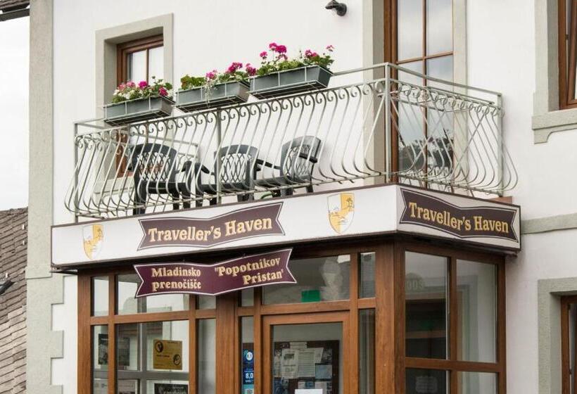 هاستل Travellers' Haven