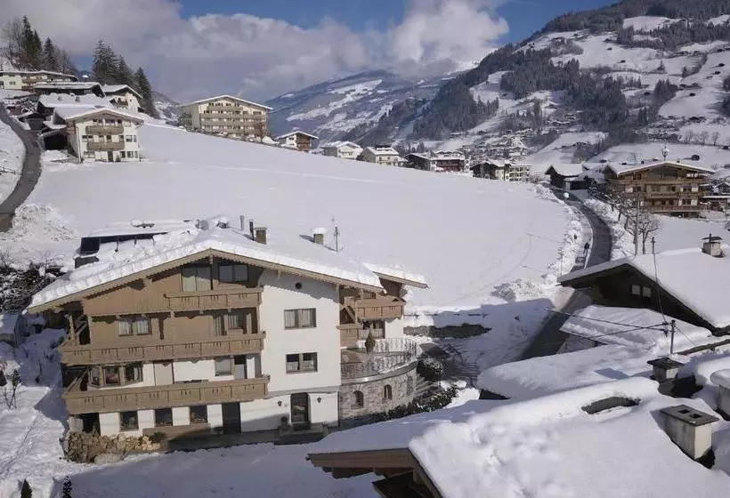 ベッドアンドブレックファースト Gästehaus Rauch