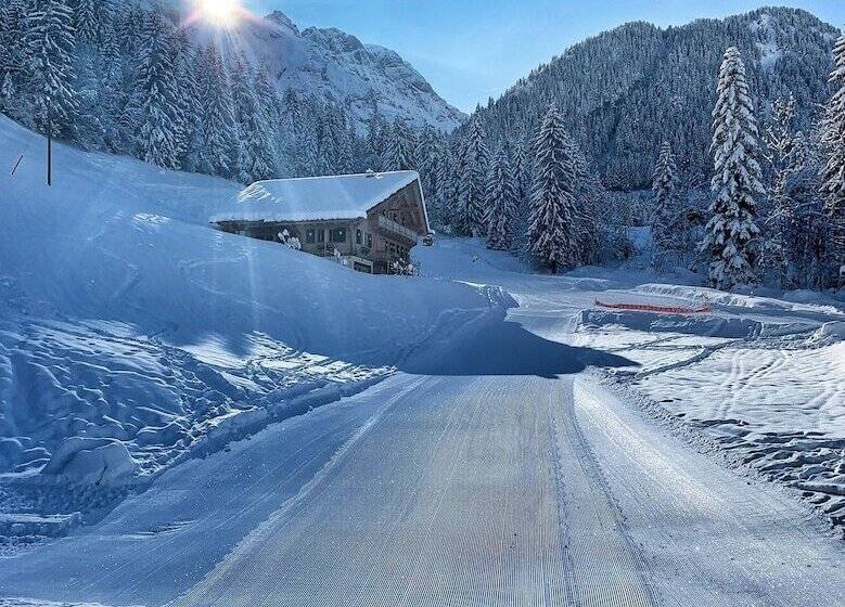 Hotel Guest House Du Grand Paradis On Piste