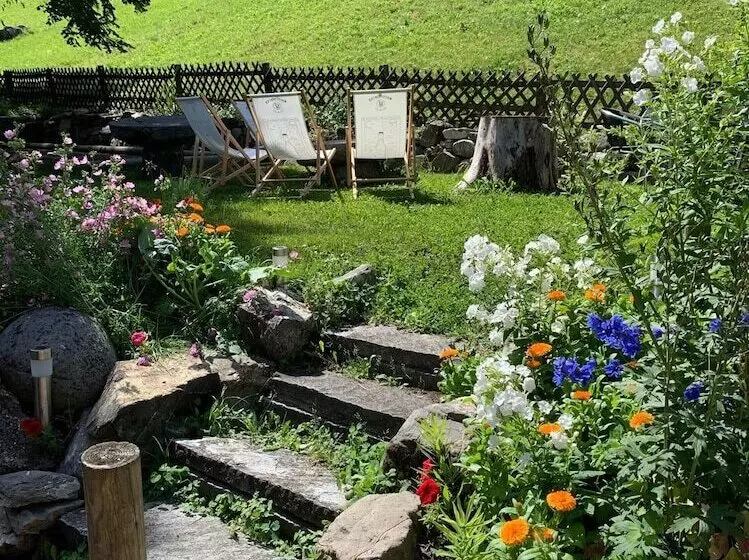 Hotelli Guest House Du Grand Paradis   On Piste