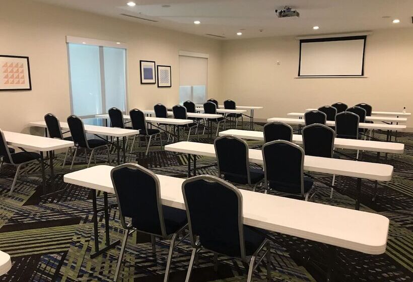 فندق Holiday Inn Express & Suites Birmingham   Homewood By Ihg