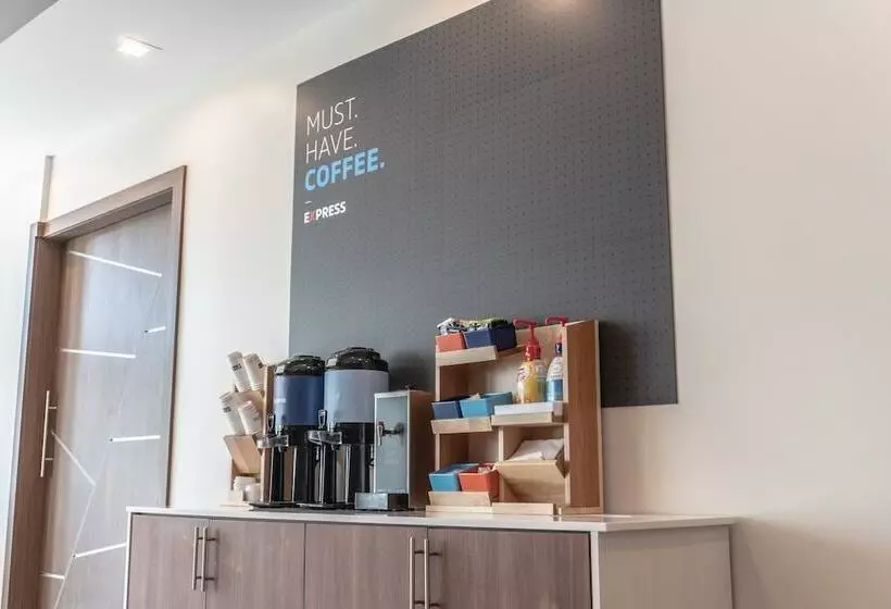 Hotelli Holiday Inn Express & Suites Birmingham   Homewood By Ihg