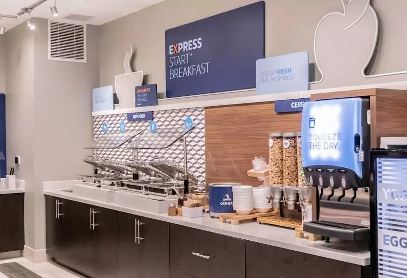 Hotelli Holiday Inn Express & Suites Birmingham   Homewood By Ihg