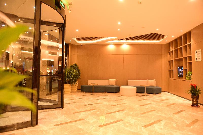 ホテル Holiday Inn Express Lhasa Potala Square