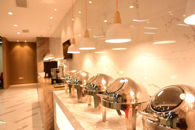 ホテル Holiday Inn Express Lhasa Potala Square