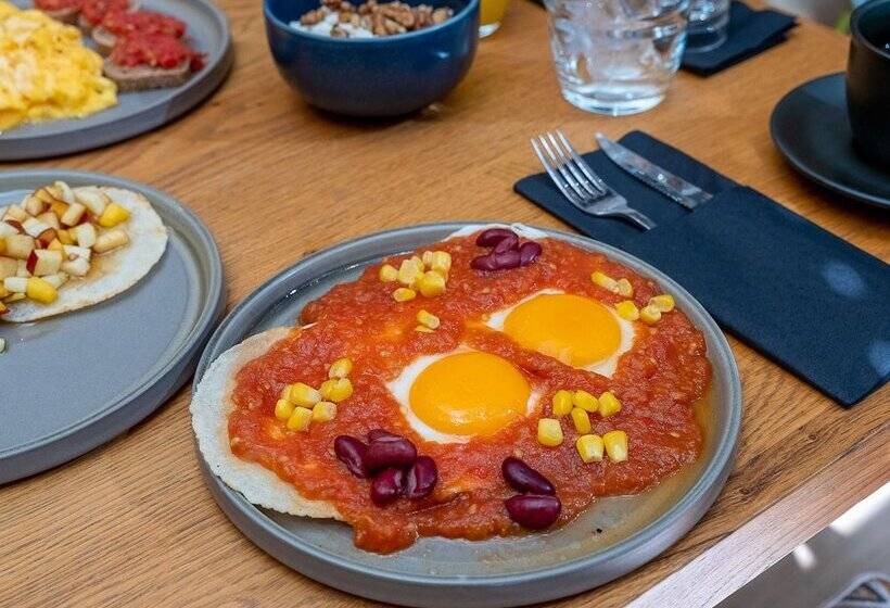 בית מלון כפרי Metropole Urban