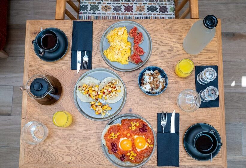 בית מלון כפרי Metropole Urban