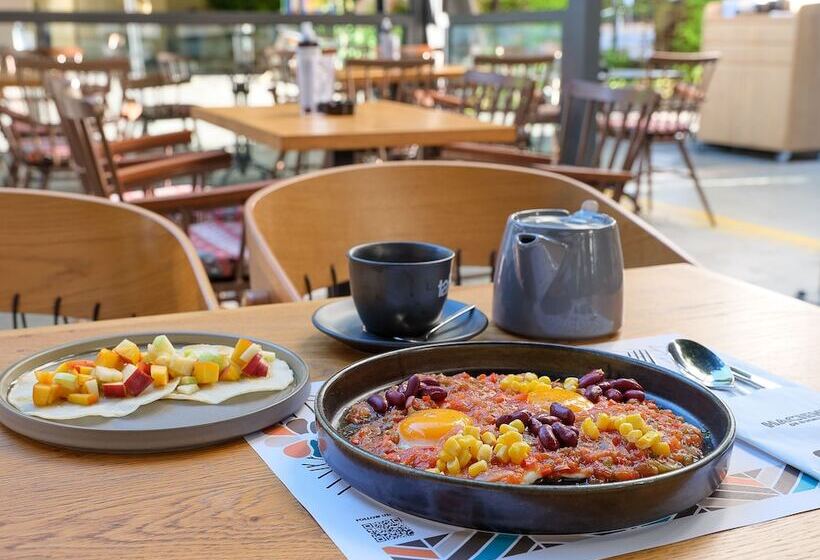 בית מלון כפרי Metropole Urban