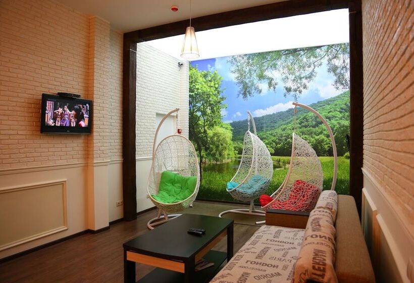 Mini Hotel Artist On Baumanskaya   Hostel