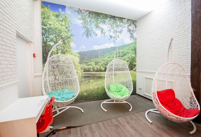 Mini Hotel Artist On Baumanskaya   Hostel