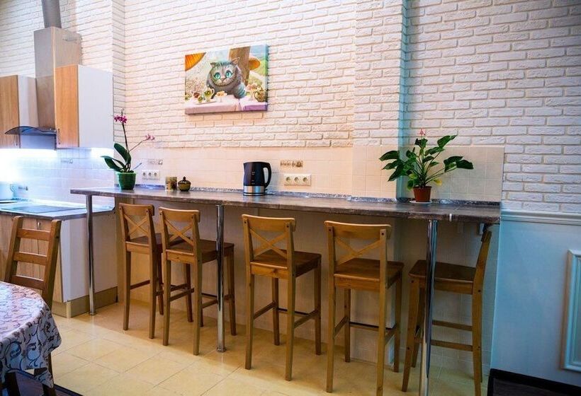Mini Hotel Artist On Baumanskaya   Hostel