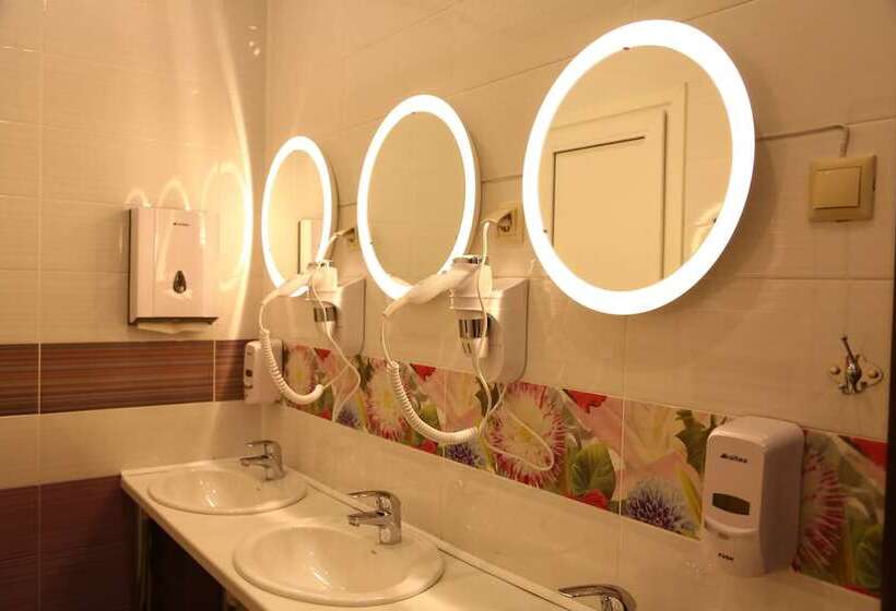 Mini Hotel Artist On Baumanskaya   Hostel