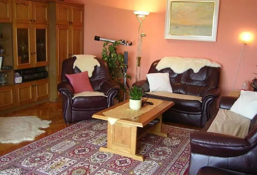 پانسیون Balázs Apartman