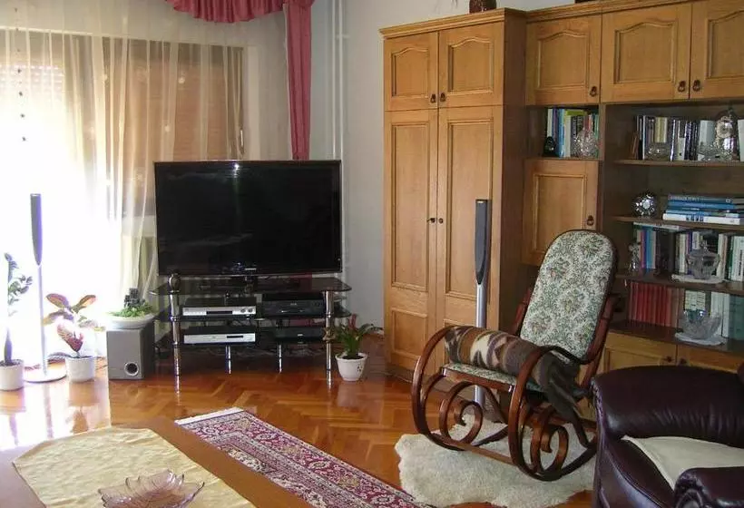 پانسیون Balázs Apartman